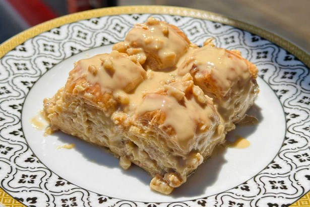 EFEOĞLU BAKLAVA